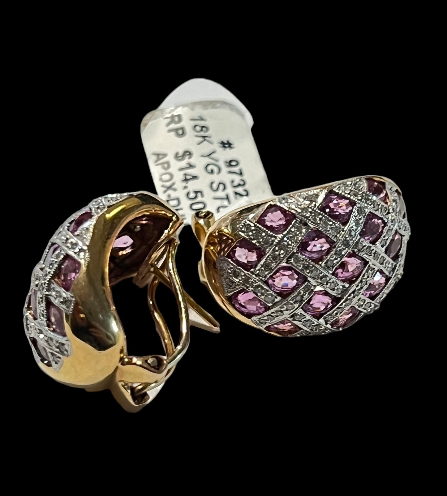 Earring Diamonds sapphire pink 5 cart total 18k gold vintage
4 carat sapphire pink original
1 carat diamonds natural vs f color
18k solid gold
Hand made vintage - diamonds clubs llc
