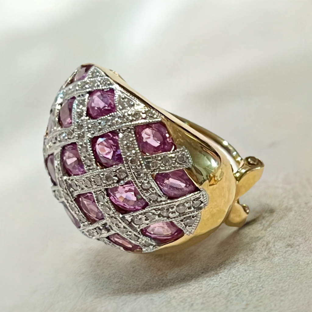 Earring Diamonds sapphire pink 5 cart total 18k gold vintage
4 carat sapphire pink original
1 carat diamonds natural vs f color
18k solid gold
Hand made vintage - diamonds clubs llc