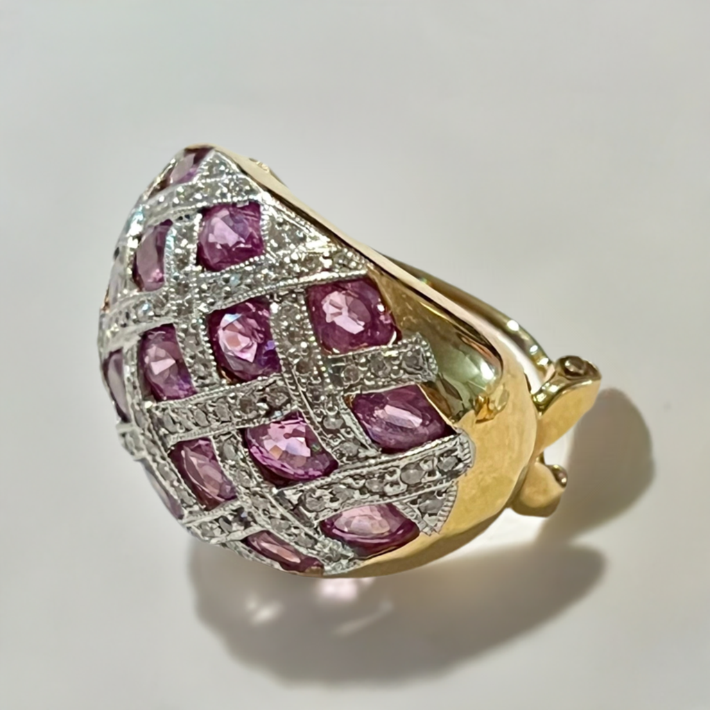 Earring Diamonds sapphire pink 5 cart total 18k gold vintage
4 carat sapphire pink original
1 carat diamonds natural vs f color
18k solid gold
Hand made vintage - diamonds clubs llc