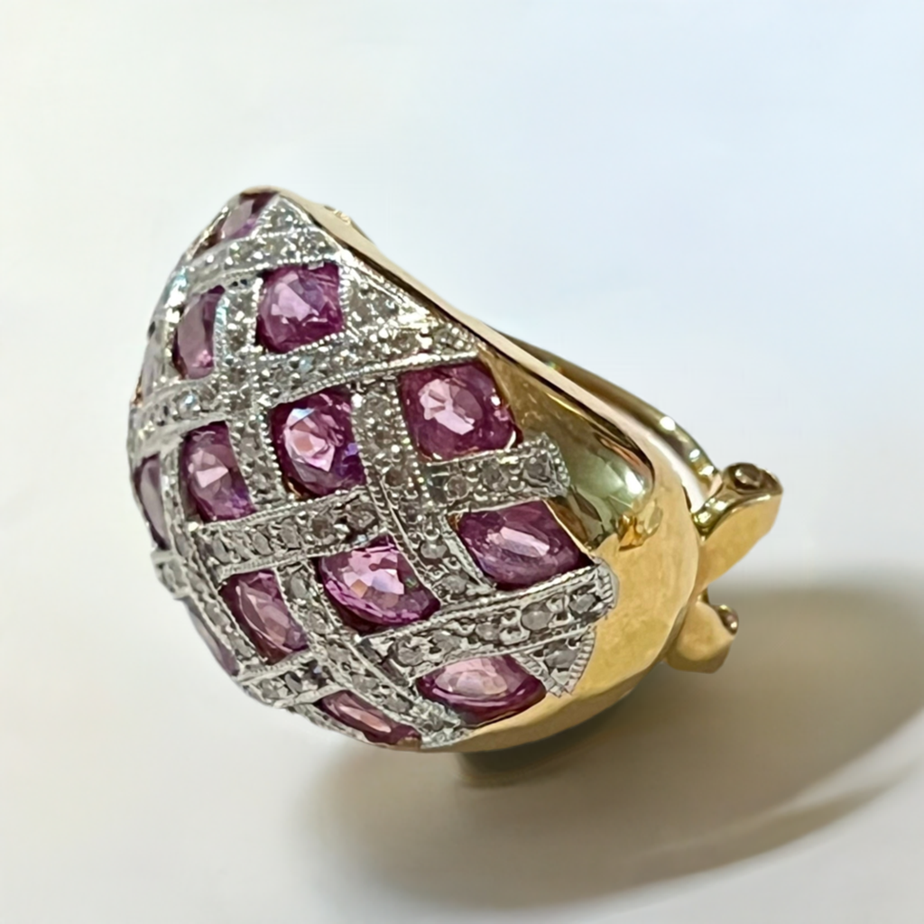 Earring Diamonds sapphire pink 5 cart total 18k gold vintage
4 carat sapphire pink original
1 carat diamonds natural vs f color
18k solid gold
Hand made vintage - diamonds clubs llc