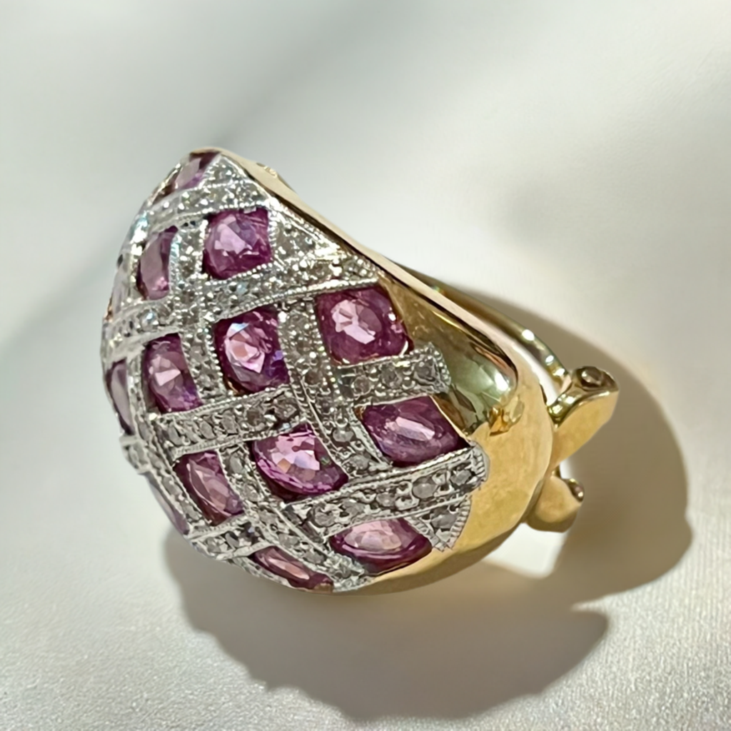 Earring Diamonds sapphire pink 5 cart total 18k gold vintage
4 carat sapphire pink original
1 carat diamonds natural vs f color
18k solid gold
Hand made vintage - diamonds clubs llc